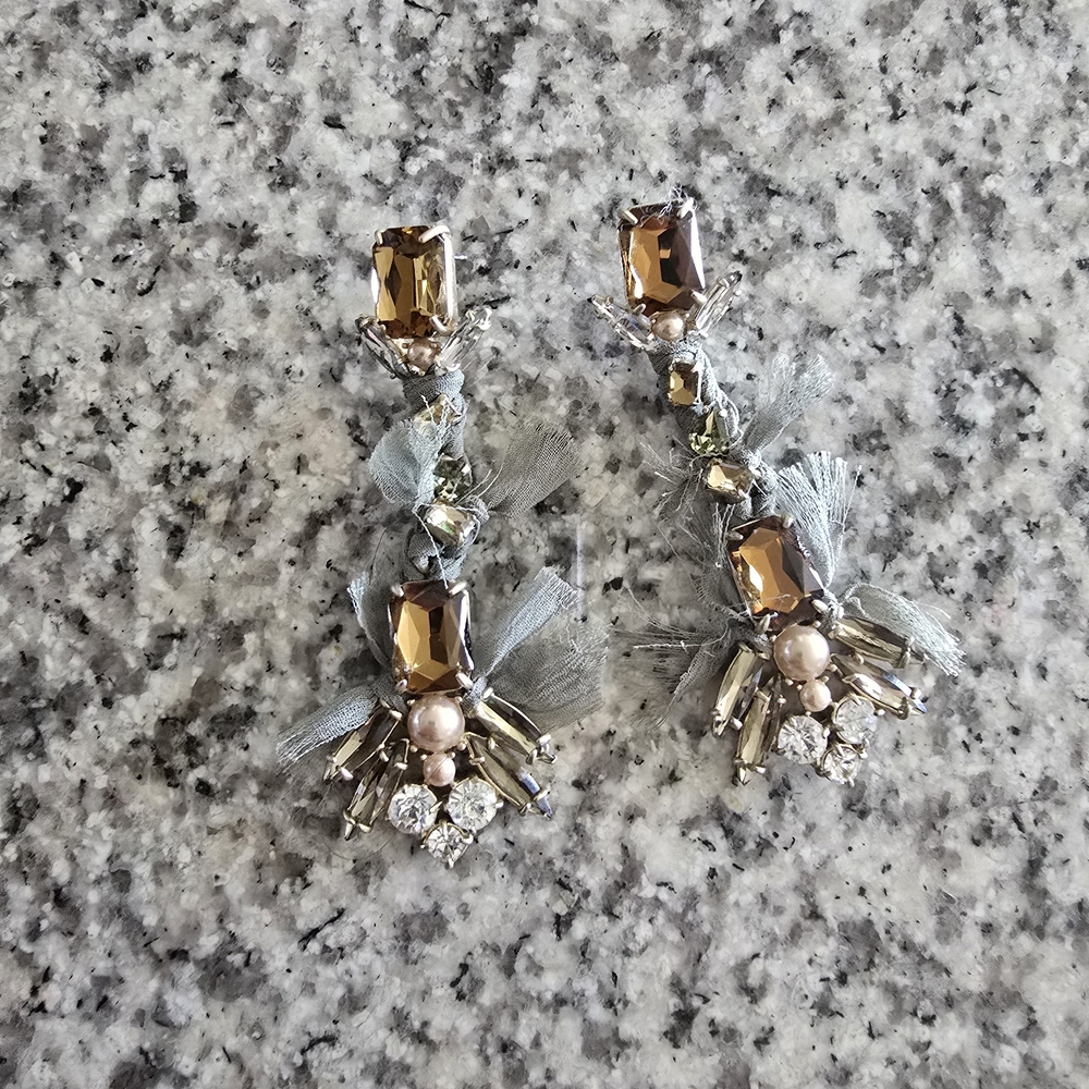 banana republic earrings